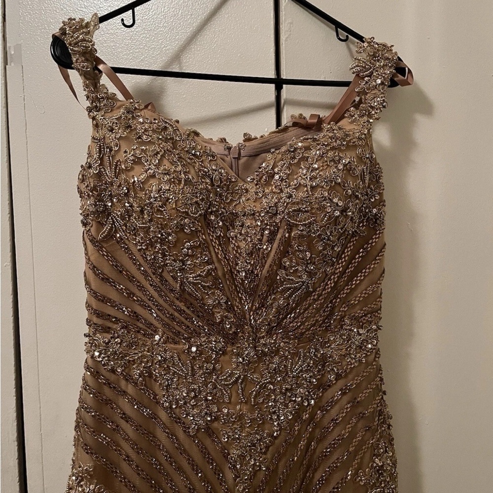 Stunning Off-Shoulder Gold Dress - Picture 2 of 7